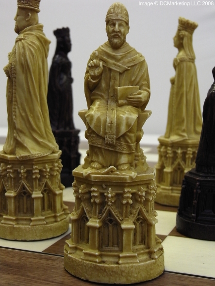 Canterbury Cathedral Plain Theme Chess Set